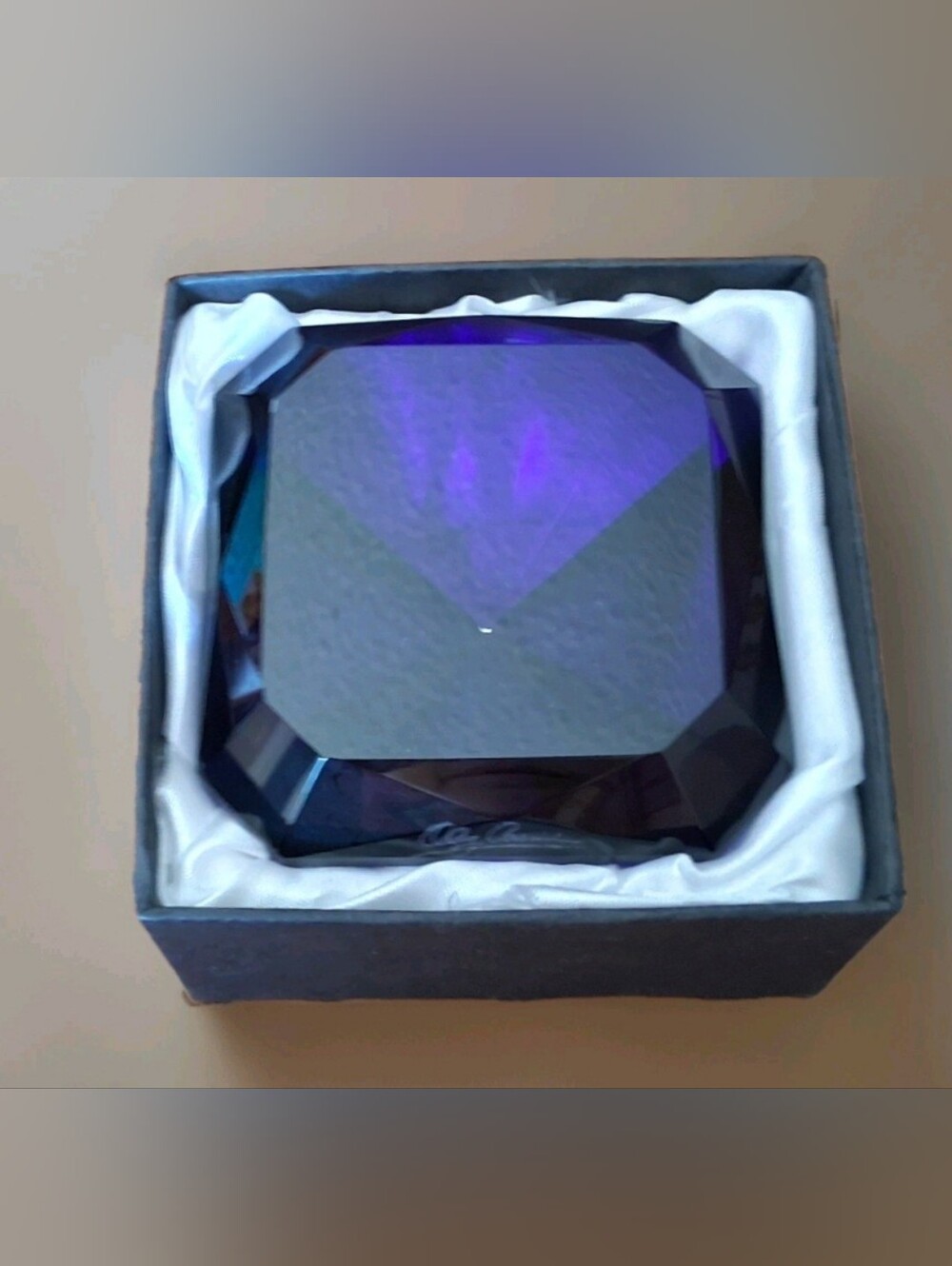Oleg Cassini Crystal Diamond Dark Blue Emerald Paperweight Original Box